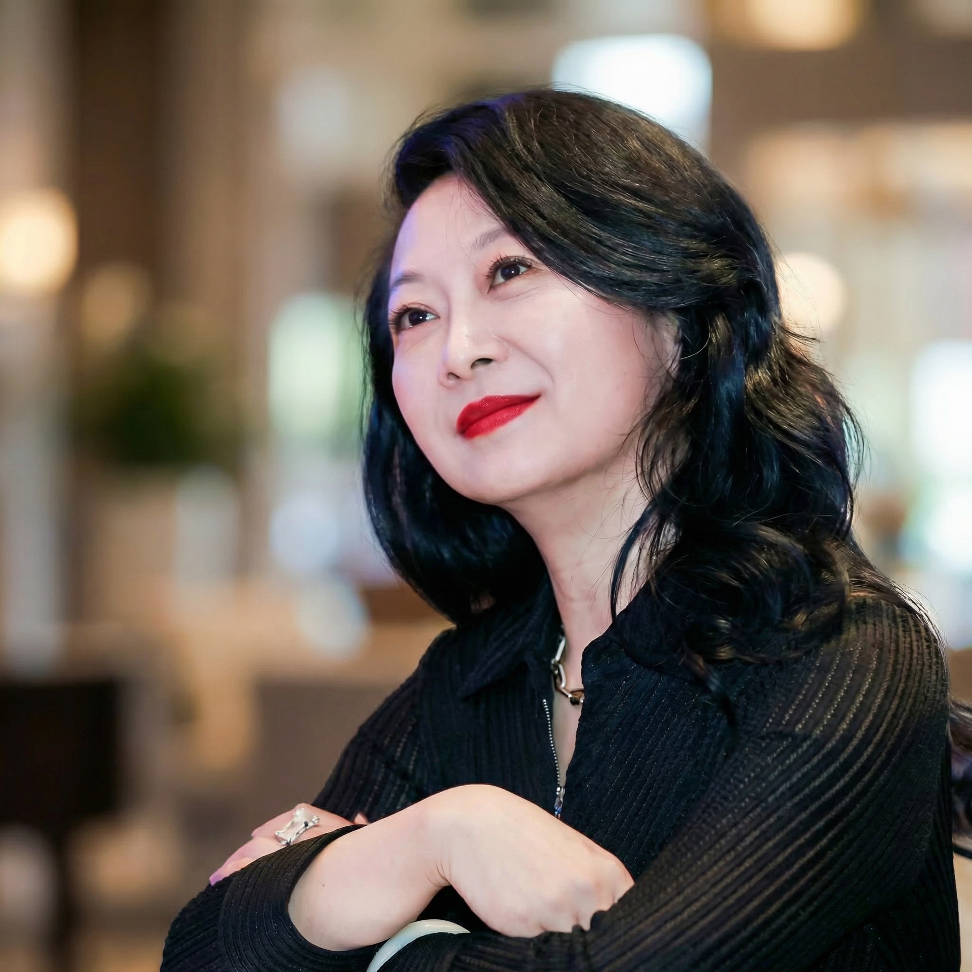 张倩咖啡馆工作照